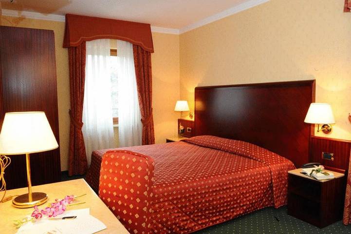 Hôtel pour 2 personnes, avec terrasse à Solferino - 4