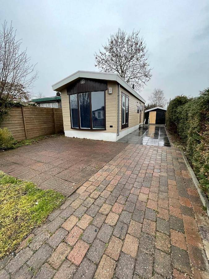 Ferienhaus für 4 Personen, mit Terrasse und Garten sowie Pool in Opmeer