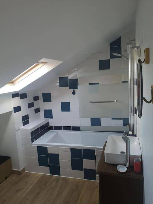 Location de vacances pour 6 personnes, avec vue et jardin, animaux acceptés à Couvains - 4