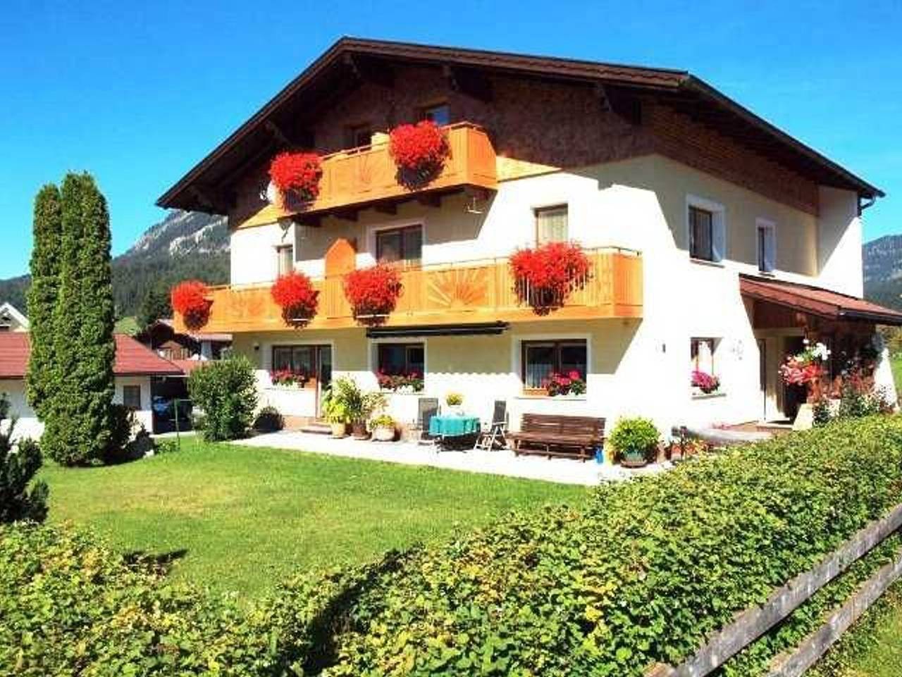 Ganze Ferienwohnung, Landhaus Pflauder - Ferienwohnung 2-3 Pers. in Grän, Allgäuer Alpen (Österreich)