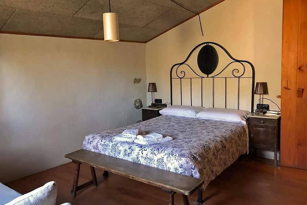 Típica casa de montaña en Pardines, a 7 km de Ribes de Freser. in Pardines, Pirineo Catalan