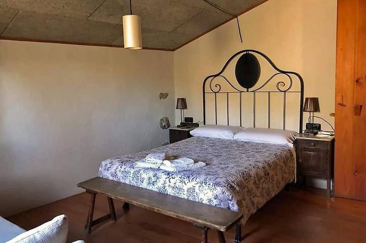 Gîte pour 7 personnes, avec jardin à Pardines - 2