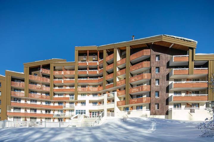 Appart’hôtel pour 4 personnes, avec terrasse ainsi que piscine et sauna, animaux acceptés