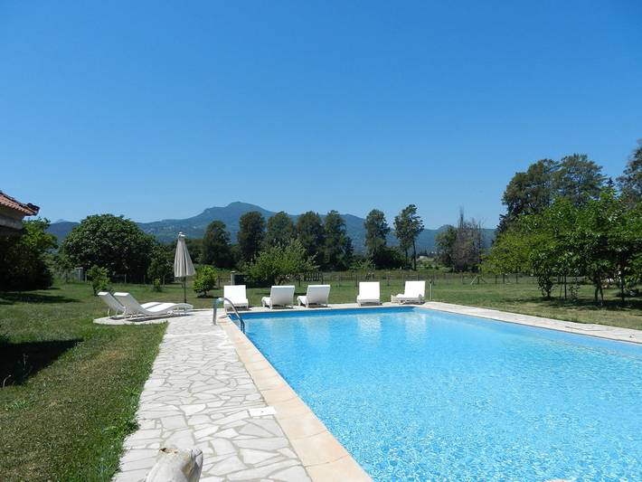 Gîte pour 4 personnes, avec terrasse ainsi que piscine et jardin à Sorbo-Ocagnano - 4