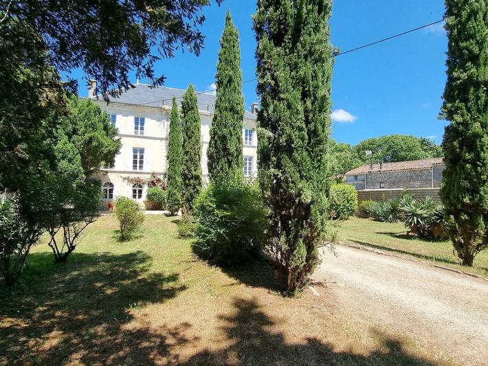 Location de vacances pour 15 personnes, avec piscine et jardin à Saint-Just-Luzac - 2