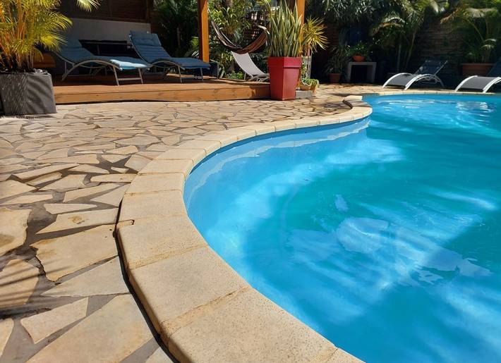Gîte pour 6 personnes, avec piscine ainsi que jardin et terrasse sur l' Île de la Réunion - 2