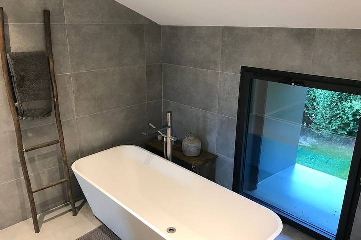 Confort, Tranquilité et Style avec piscine et jacuzzi in Allevard, Isère