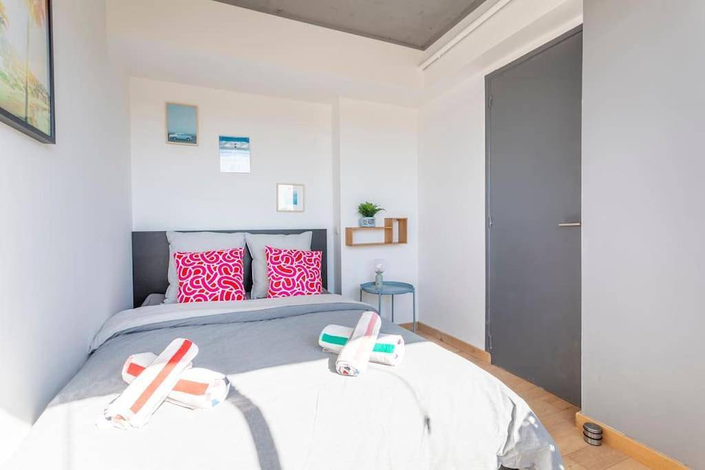 Appartement entier, Two-Bedroom Apartment in Marseille, Région de Marseille