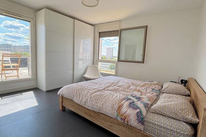 Entire apartment, Penthouse Nanterre in Nanterre, Hauts-de-Seine