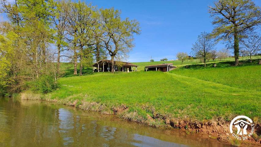 Gîte for 2 people, with terrace and sauna in South-west France