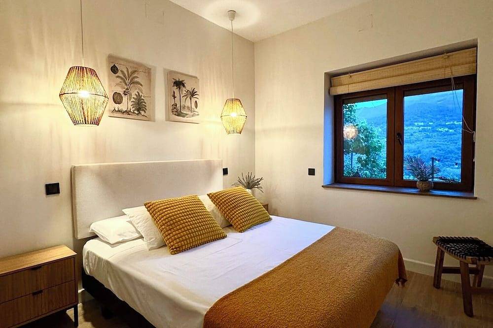 Appartement entier, Getaway in Gredos | House with outdoor area in Mombeltrán, Valle del Tiétar