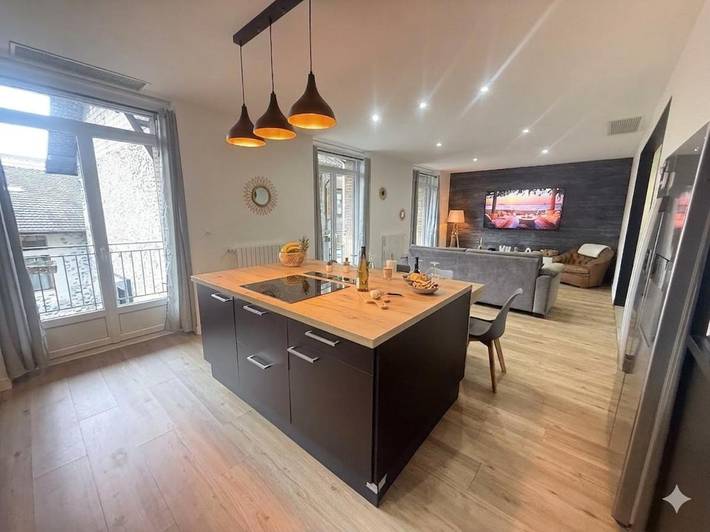 Gîte pour 6 personnes, avec balcon dans Office de Tourisme de Saint Jean de Maurienne - 3