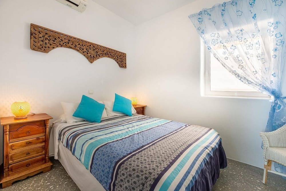 Acogedora casa en Ibiza con vistas al. in Talamanca, Ibiza Ciudad