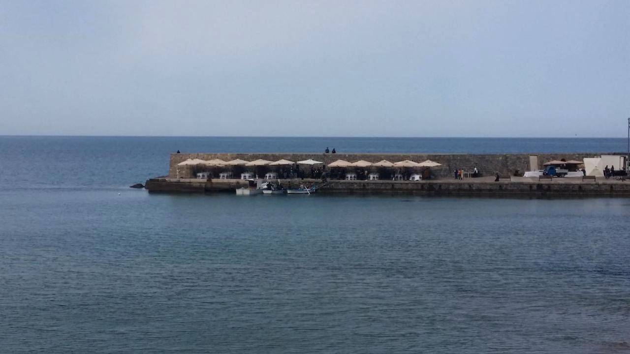 Balcone sulla spiaggia in Cefalù, Cefalù (gemeinde)