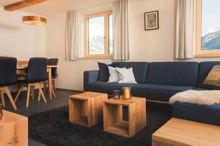 Ferienhaus für 15 Personen, mit Terrasse und Seeblick sowie Ausblick und Sauna, kinderfreundlich in Tirol - 4