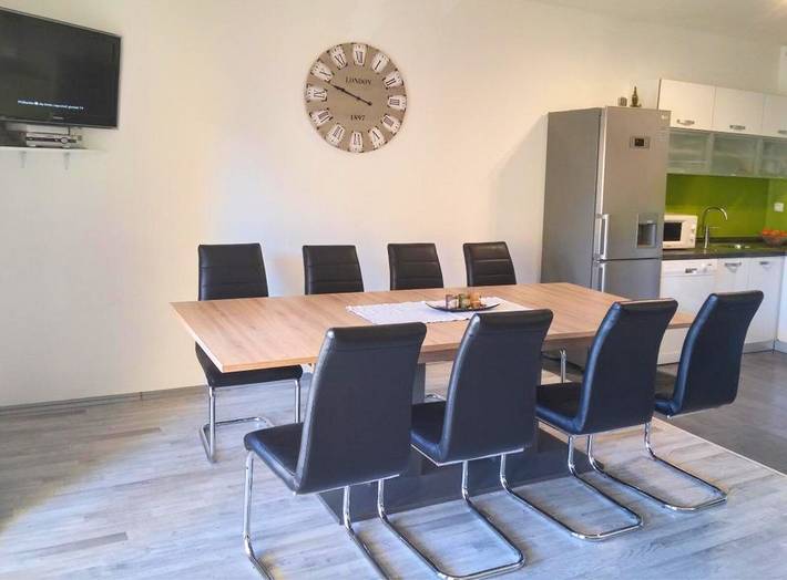 Apartament wakacyjny dla 8 osób, z balkon i widok w Tribunj