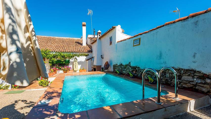 Chalet para 14 personas, con piscina en Sierra Norte de Sevilla - 2