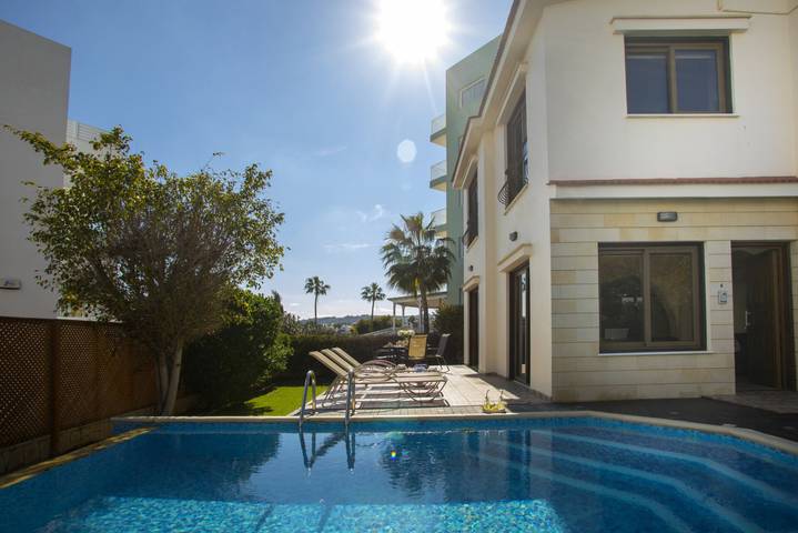 Villa mit pool für 8 Personen, mit Balkon/Terrasse und Pool auf Zypern - 3