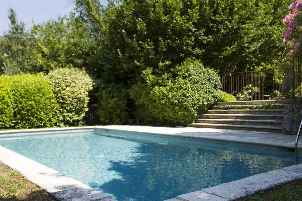 Cottage De Charme Dans Un Grand Jardin in Grasse, Côte méditerranéenne (France)