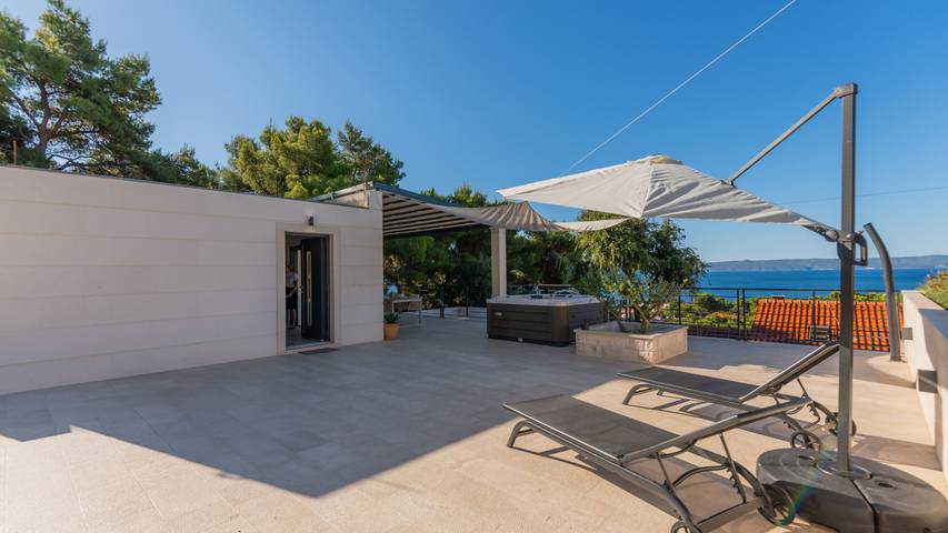 Casa Bianca-Brac by Villas Guide in Selca, Brac
