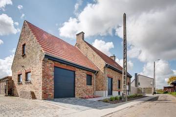 Gîte pour 8 personnes, avec terrasse et jardin à Koekelare