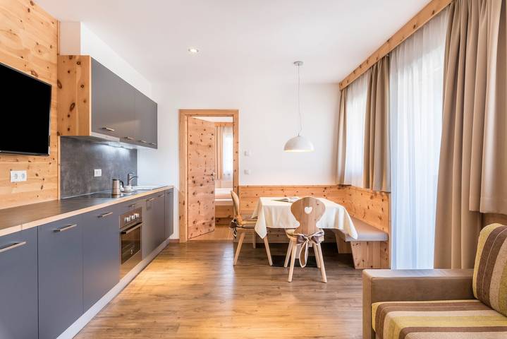 Gîte pour 4 personnes, avec jacuzzi et jardin à Chiusa