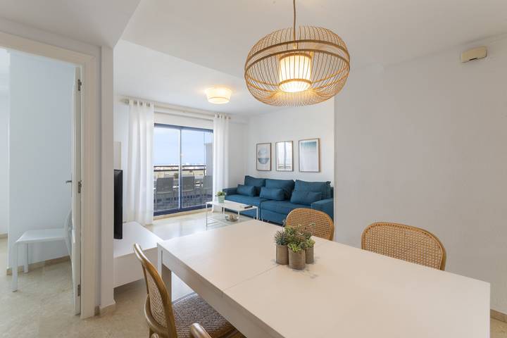 Ferienwohnung für 7 Personen, mit Terrasse und Garten, kinderfreundlich in Gandia