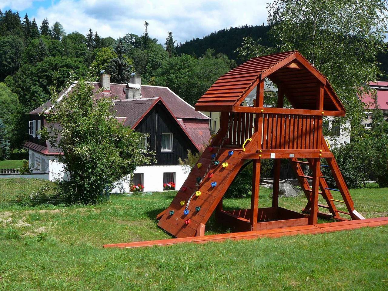 Domek letniskowy z kominkiem na zboczu  in Josefův Důl, Kraj liberecki