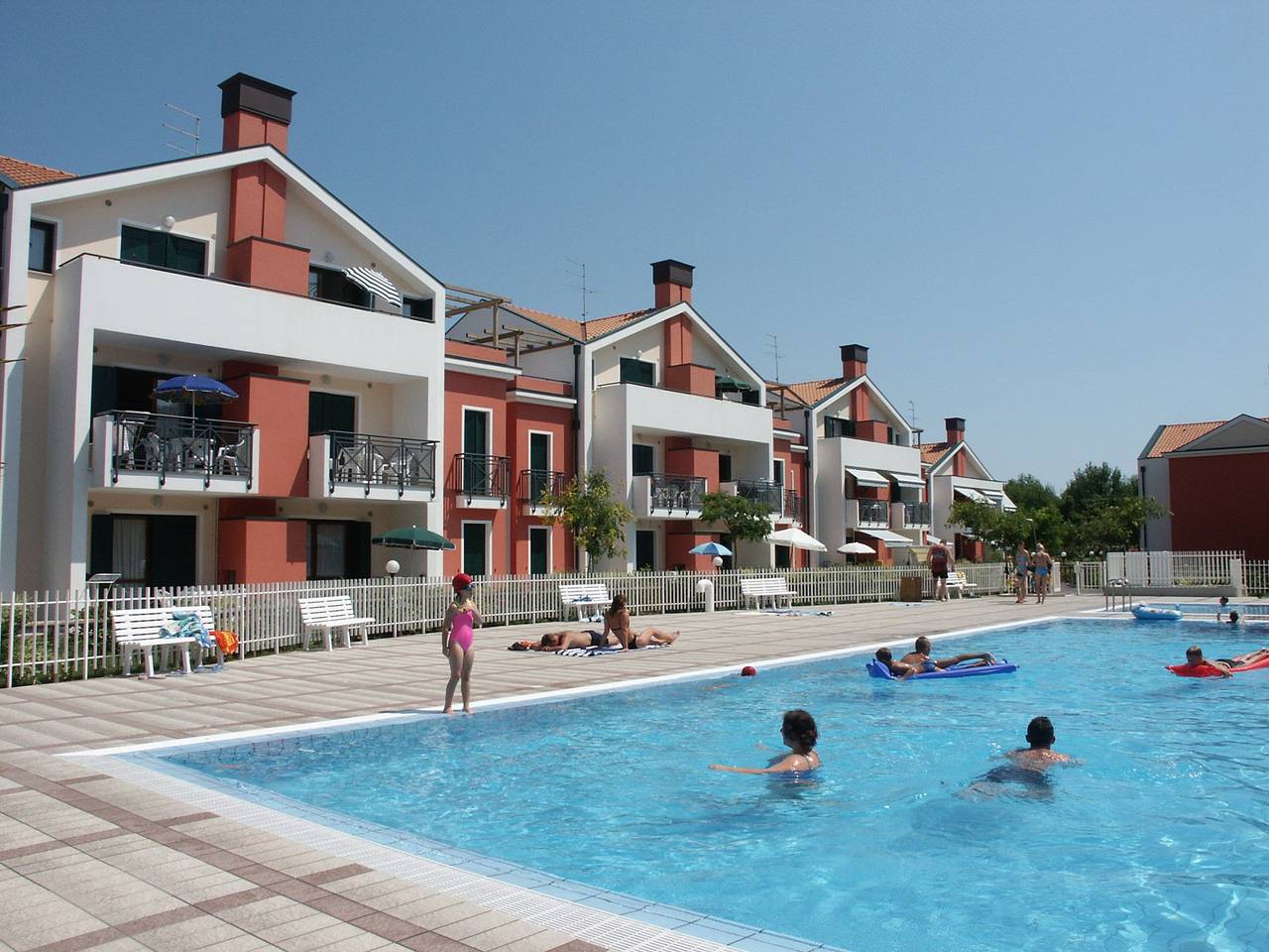 Entire holiday apartment, Holiday apartment mit Pool  in Lido di Jesolo, Venice Province