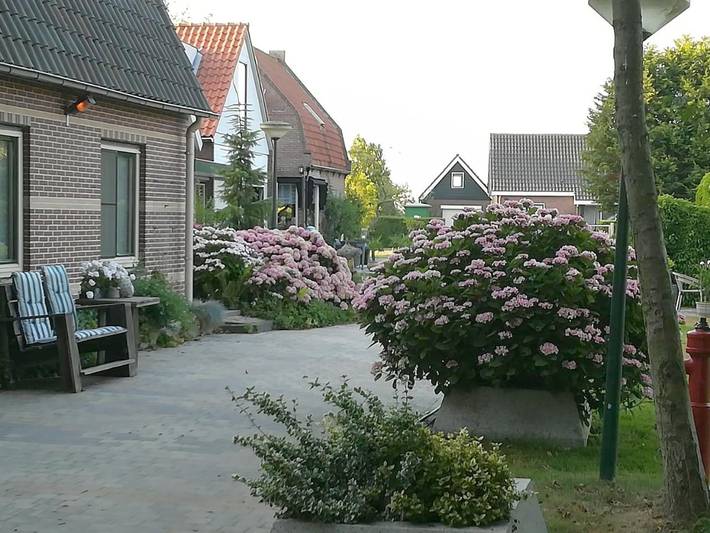 Pension voor 2 personen, with Terras and Tuin as well as Uitzicht in Landsmeer