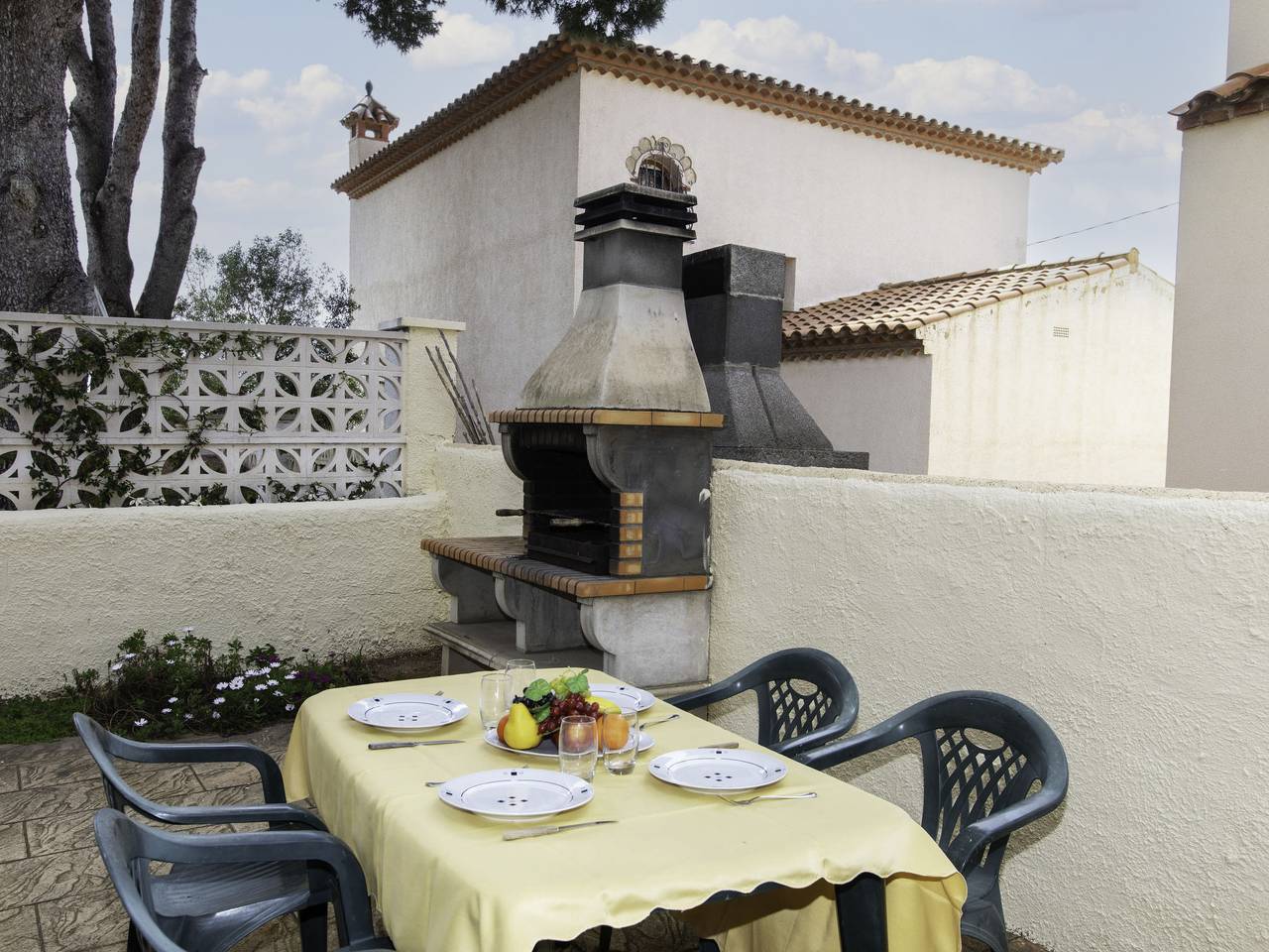 Plaza Hortensias in Mont-roig del Camp, Costa Dorada