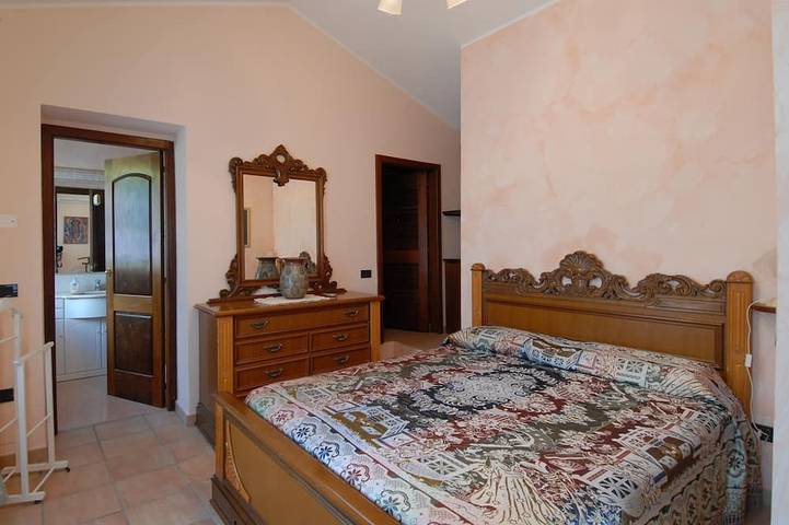 Beautiful intime Villa  with private pool  3 Bedrooms  Sleep 7 in Panicale, Lago Trasimeno