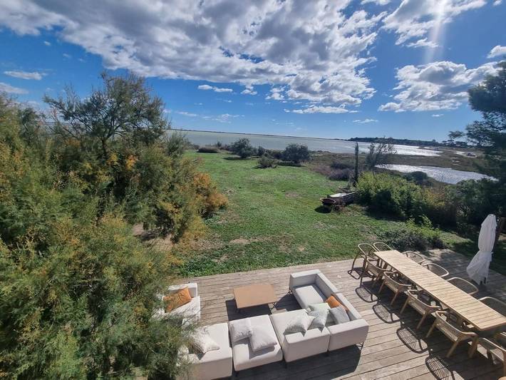 Location de vacances pour 12 personnes, avec piscine et vue sur le lac ainsi que vue et jardin à Vic-la-Gardiole - 2