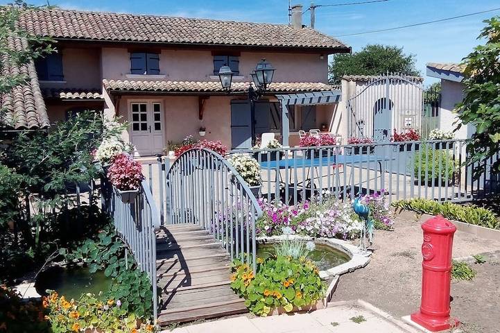 Location de vacances pour 8 personnes à Saint-Georges-de-Reneins