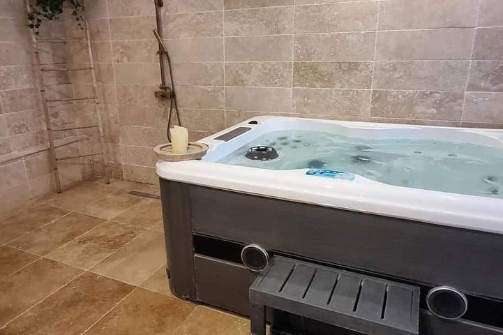 Location de vacances pour 6 personnes, avec sauna et jacuzzi à Orry-la-Ville