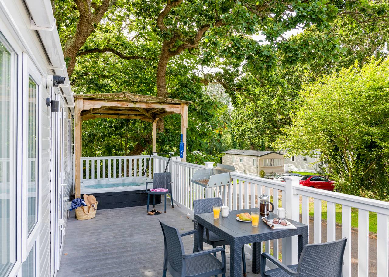 Sublime Caravan 2 in Milford-on-Sea, Hampshire