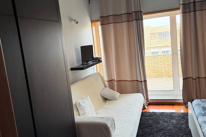 Gîte pour 6 personnes, avec balcon ainsi que piscine et jacuzzi à Esmoriz - 2