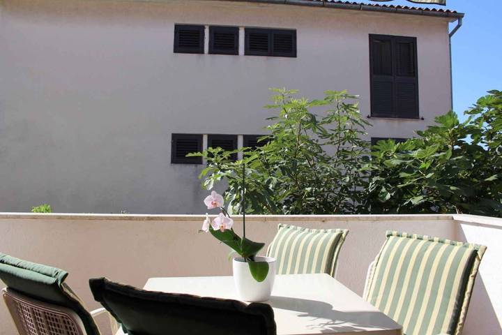 Ferienwohnung für 3 Personen, mit Garten in Poreč