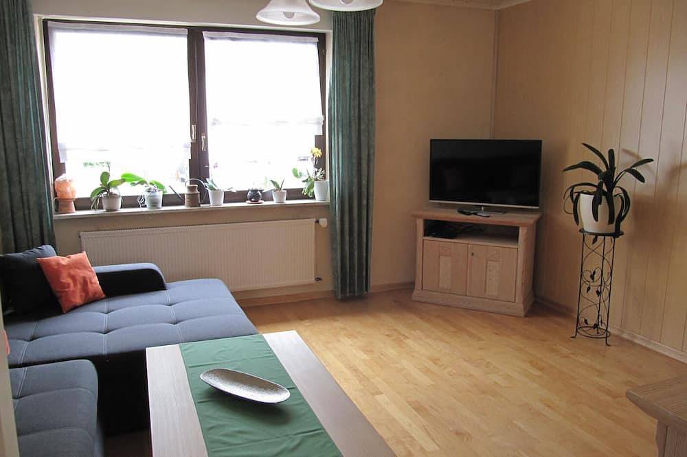 Ganze Wohnung, Helle und gemütliche Ferienwohnung mit überdachtem Balkon im mediterranen Stil! in Klüsserath, Moseleifel