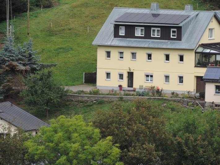 Ferienwohnung für 4 Personen, mit Terrasse und Garten sowie Ausblick in Rittersgrün