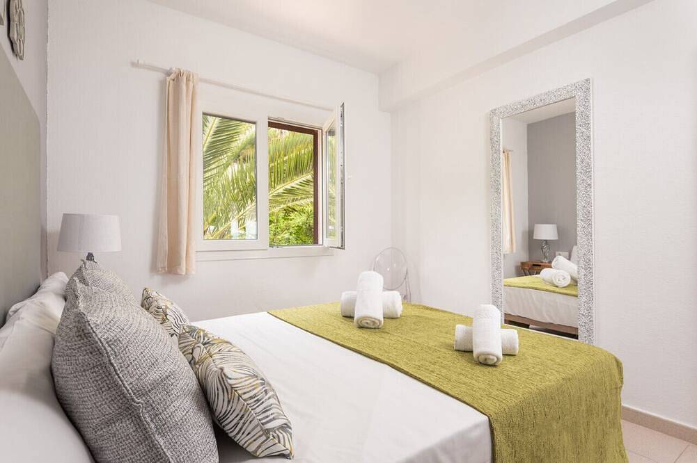 Entire apartment, Sunset Apartments, Sea views in San Jaime Mediterráneo, Alaior Municipality