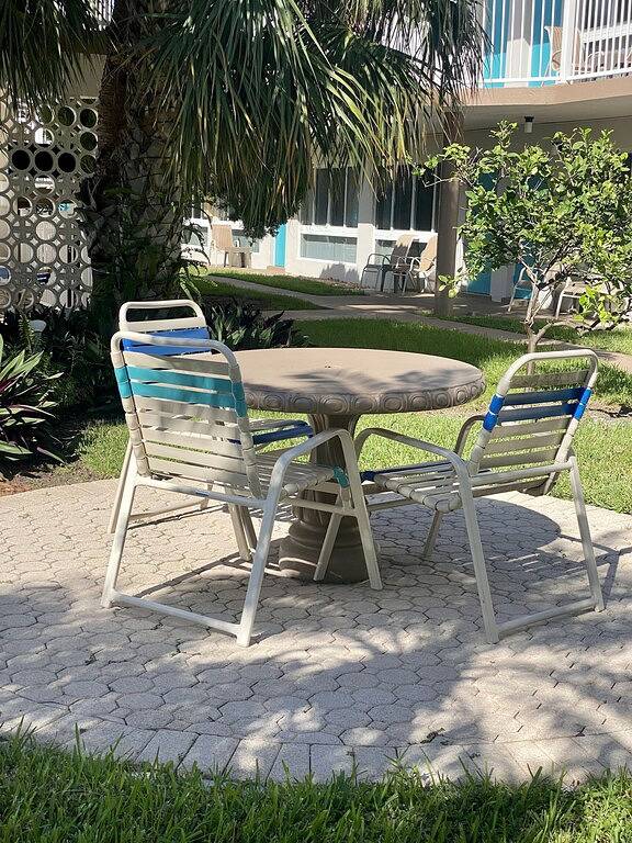 Vacation rental for 4 people, with pool and garden as well as terrace in Pompano Beach