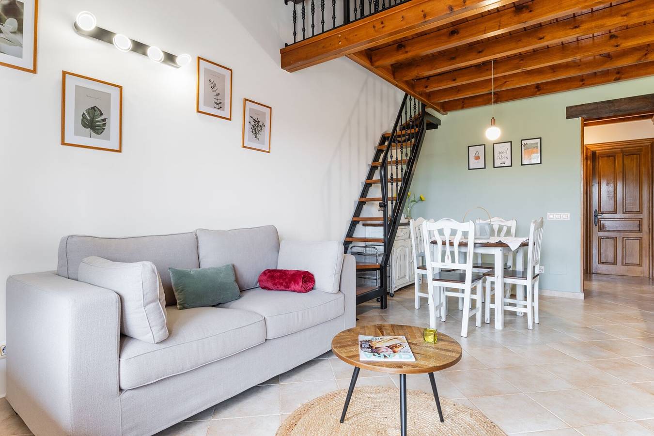 Apartment 'Las Candelas - La Canaleja' with Sea View, Private Terrace and Wi-Fi in Alfoz de Lloredo, Cantabrian Coast