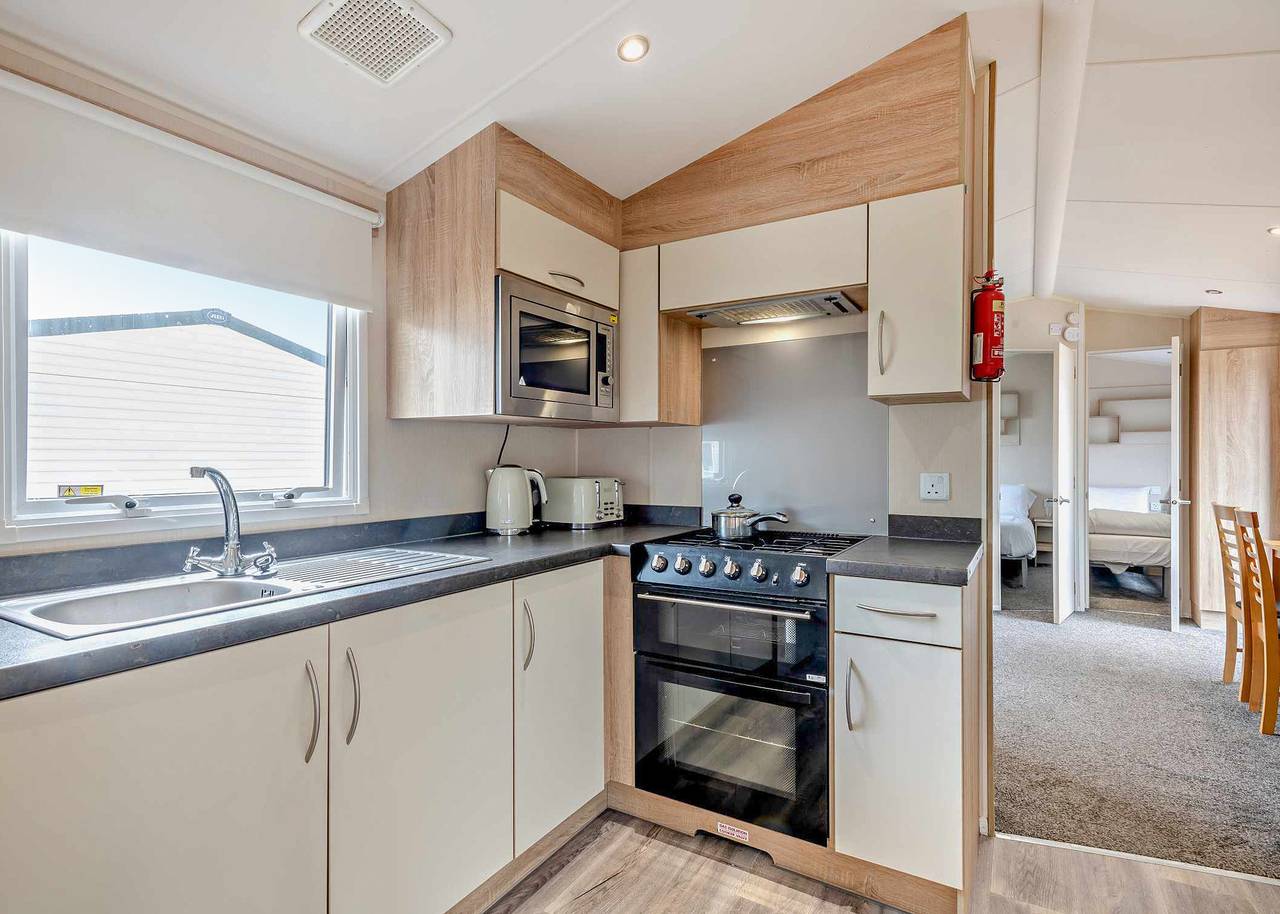 Gold 4 Bedroom Caravan, Sleeps 10. With parking in Great Yarmouth, The Broads