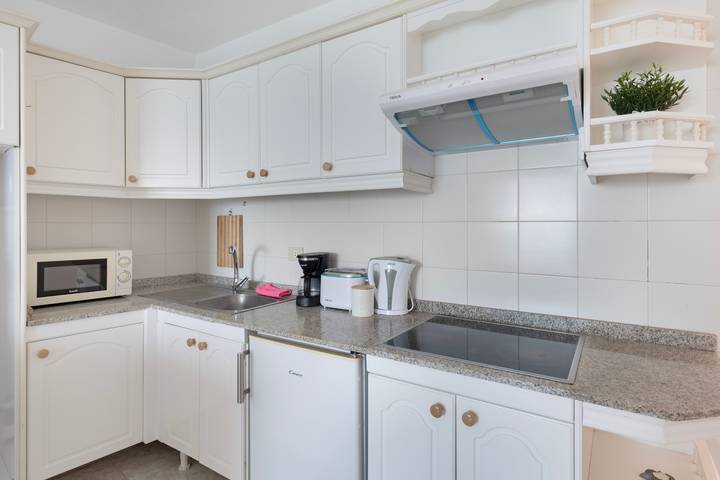 Apartamento entero, Apartamento 'La Bayana Apartments - 7' con vistas al mar, piscina y Wi-Fi in Puerto Naos, Los Llanos de Aridane