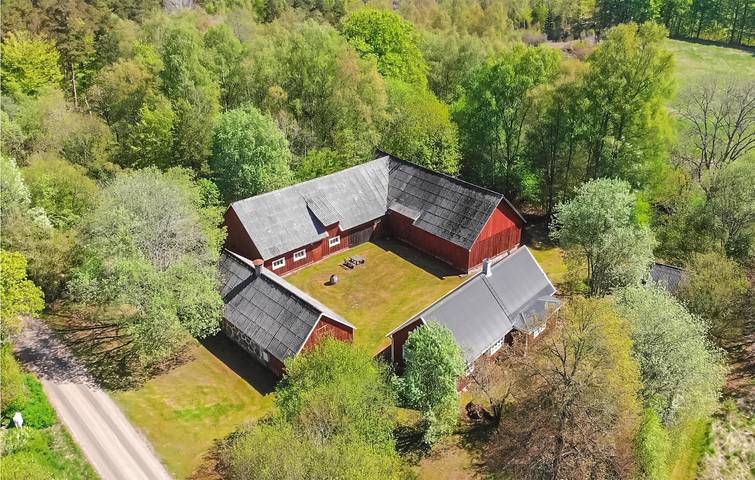Hus för 8 Personer med trädgård in Halland