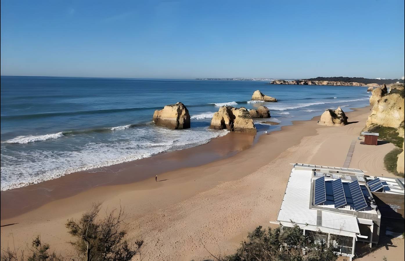 Apartamento entero, Apartamento 'Buzios - By Staywise' con piscina compartida, Wi-Fi y aire acondicionado in Praia da Rocha, Portimão