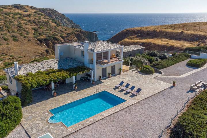 Villa per 9 persone, con terrazza e giardino ad Eubea