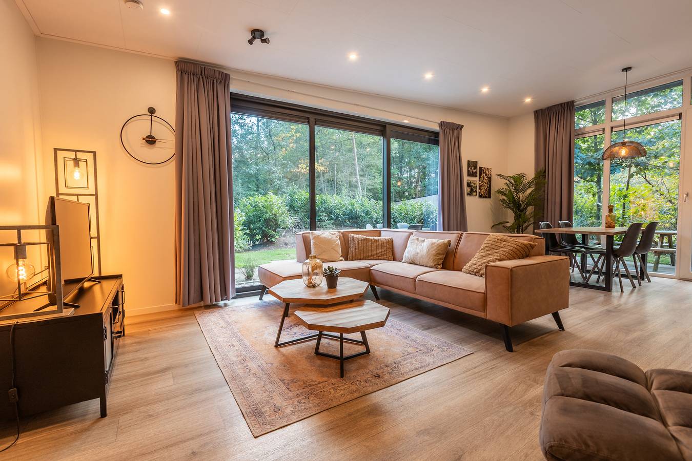 Vakantiepark De Wiltzangh — Heideborg Lodge Met Hottub | 4 personen in Nationaal Park Dwingelderveld