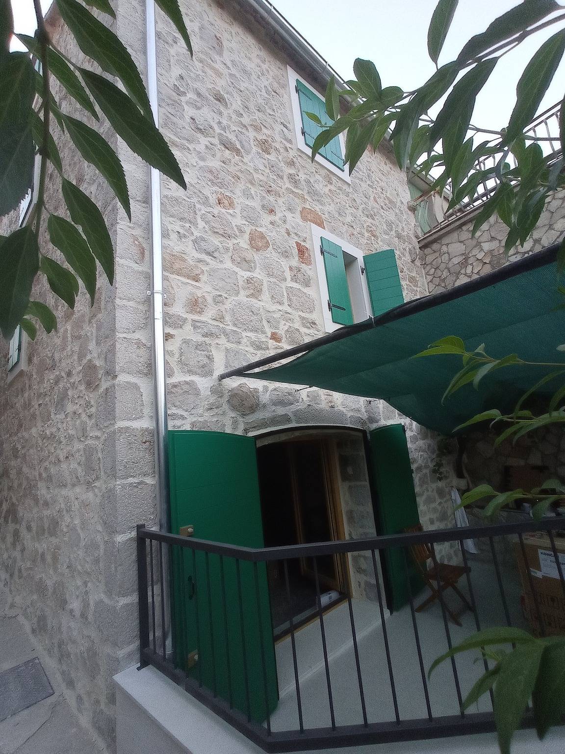 Ganze Wohnung, 1-Zimmer-Ferienwohnung mit Klima Pitve (Hvar) -b in Pitve, Hvar